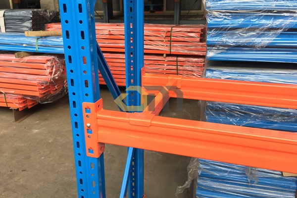 Heavy-Duty Pallet Racking System